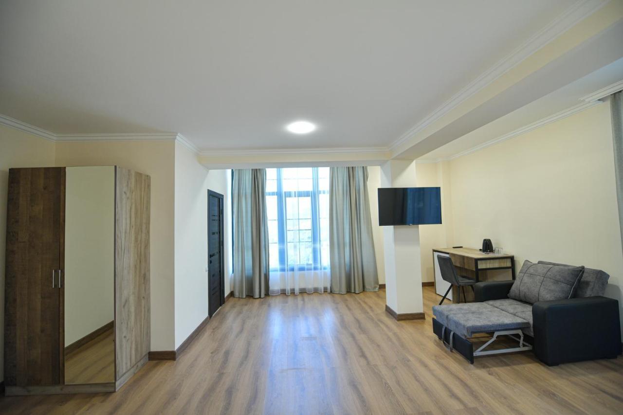 Madin Eco Hotel Debed Экстерьер фото