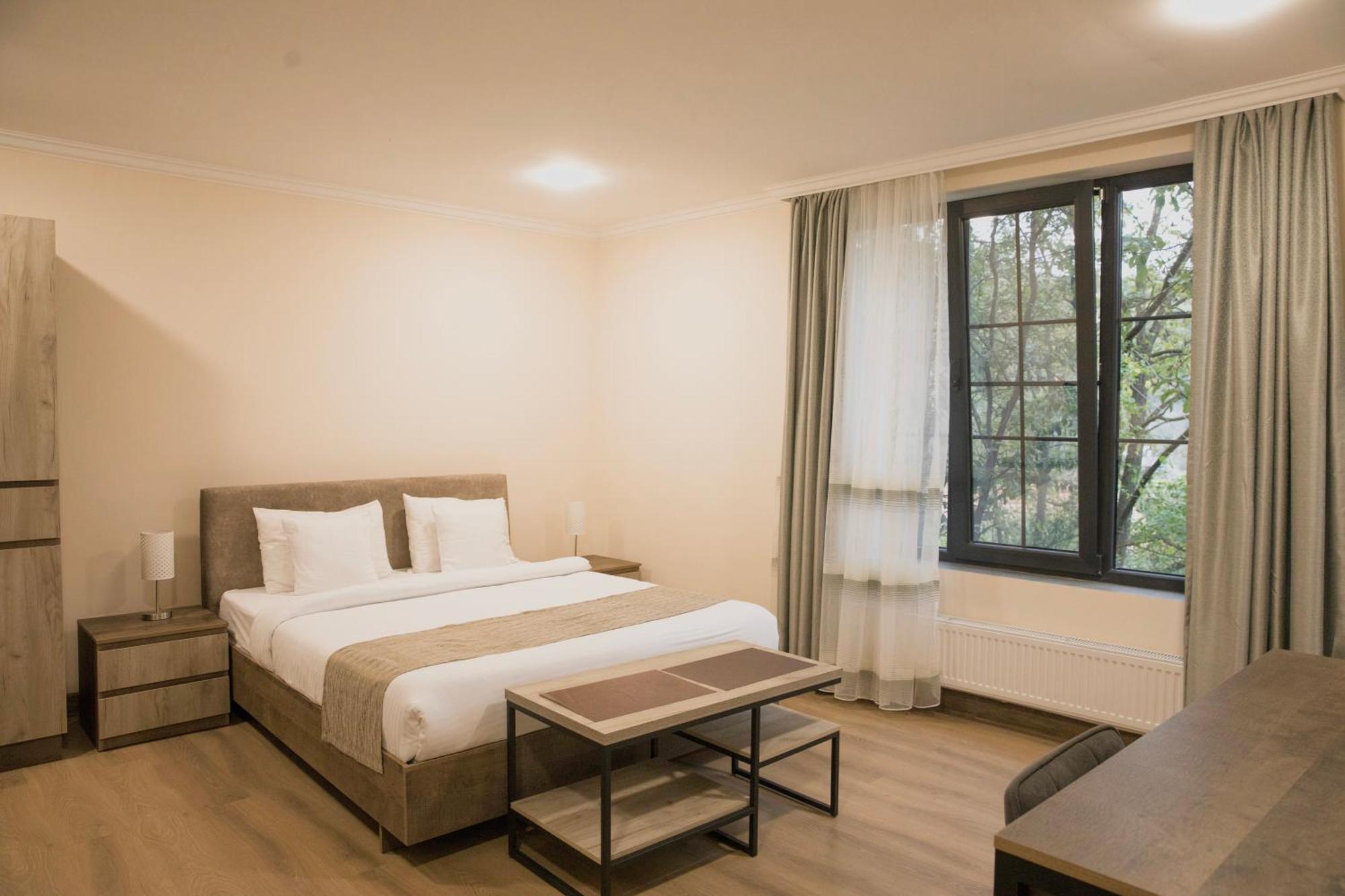Madin Eco Hotel Debed Экстерьер фото